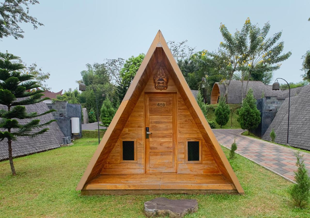 Shanaya Resort Malang Esterno foto