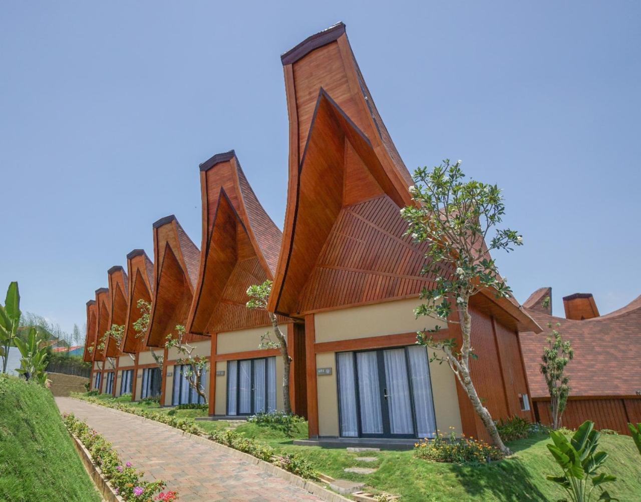 Shanaya Resort Malang Esterno foto